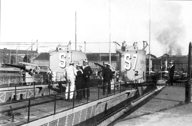 Le sous-marin Espadon à Cherbourg en 1929 (© Musée de la Marine)