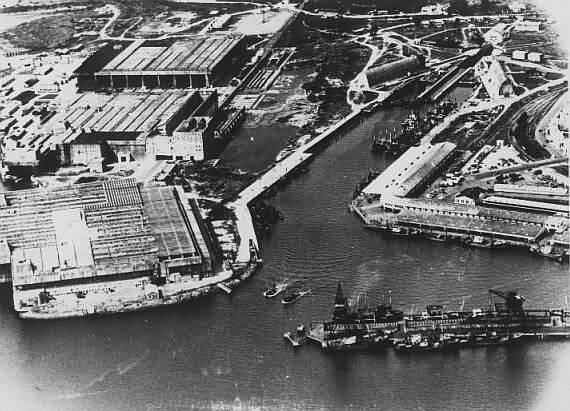 Base Sous-Marine de Kéroman et le port de pêche