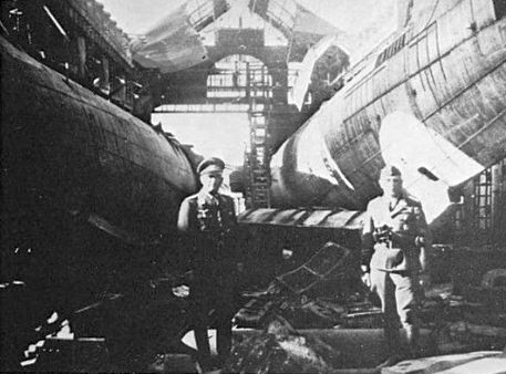 &Eacute;paves des sous-marins La Praya et Roland-Morillot &agrave; Cherbourg